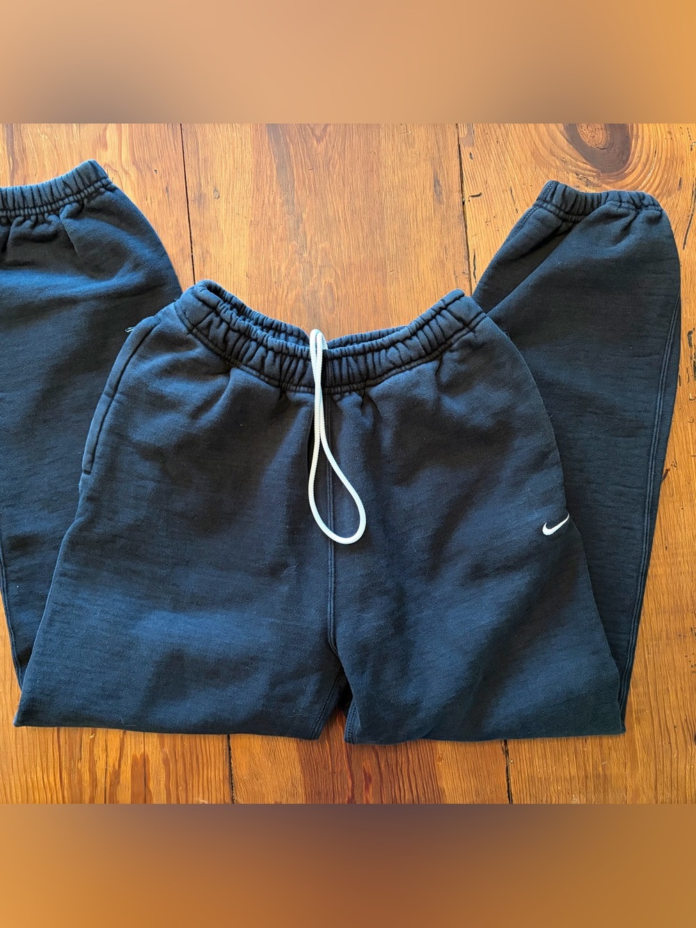 Nike sweatpants medium - Picture 3 of 5